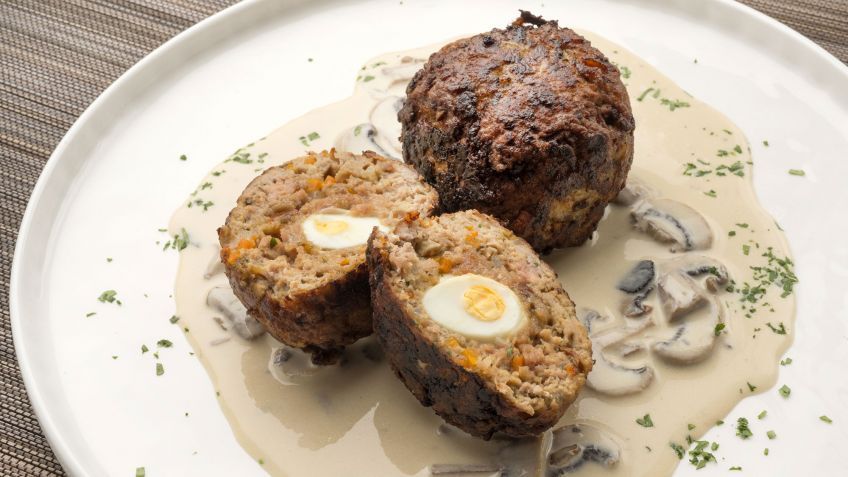 Receta de Albóndigas rellenas con salsa de trufa y champiñones