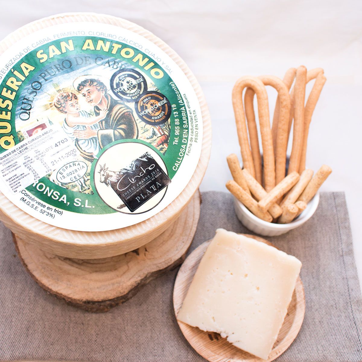 QUESO CURADO DE CABRA "QUESERÍA SAN ANTONIO" "TROCHA"