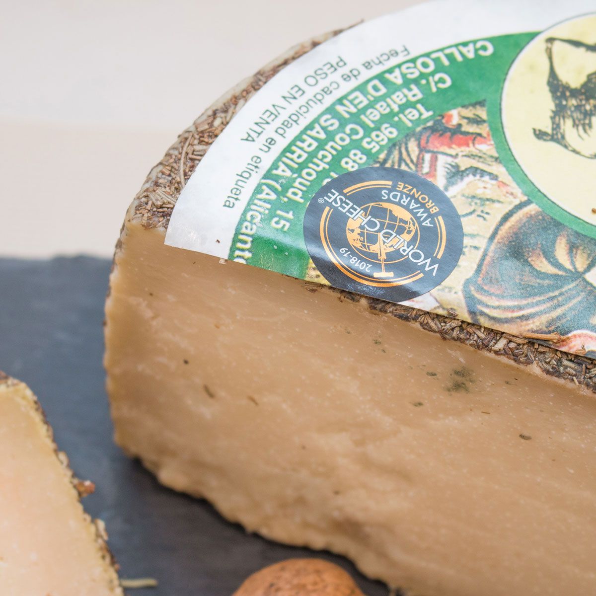 QUESO CURADO DE CABRA CON ROMERO "QUESERÍA SAN ANTONIO" "TROCHA" - Imagen 3